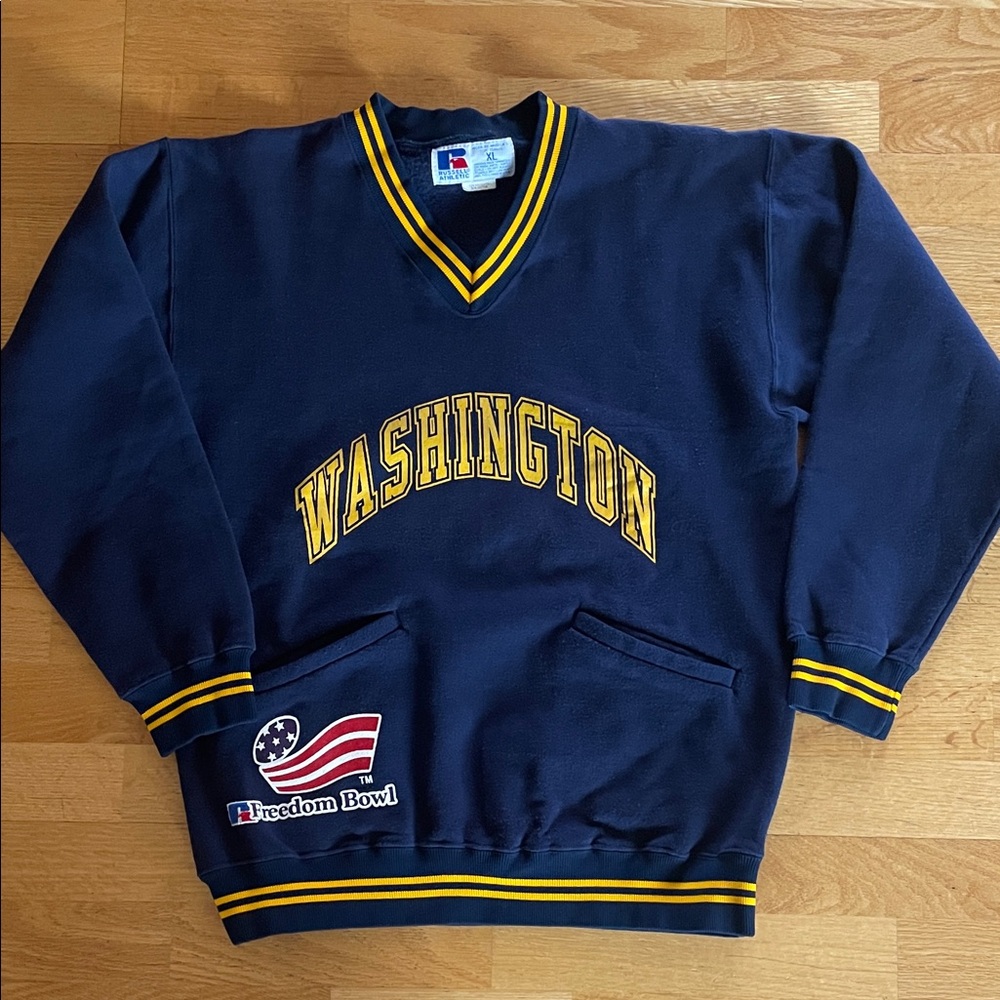 Washington Huskies authentic retro Navy V-Neck sweatshirt 80’s Freedom Bowl